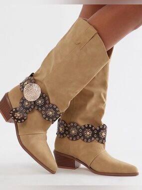 Fashion Nova Arches Hardware Boots - Taupe Sz 9